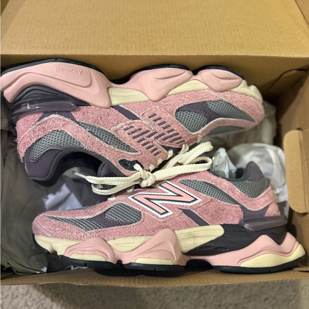 New Balance 9060 Pink Grey sneakers